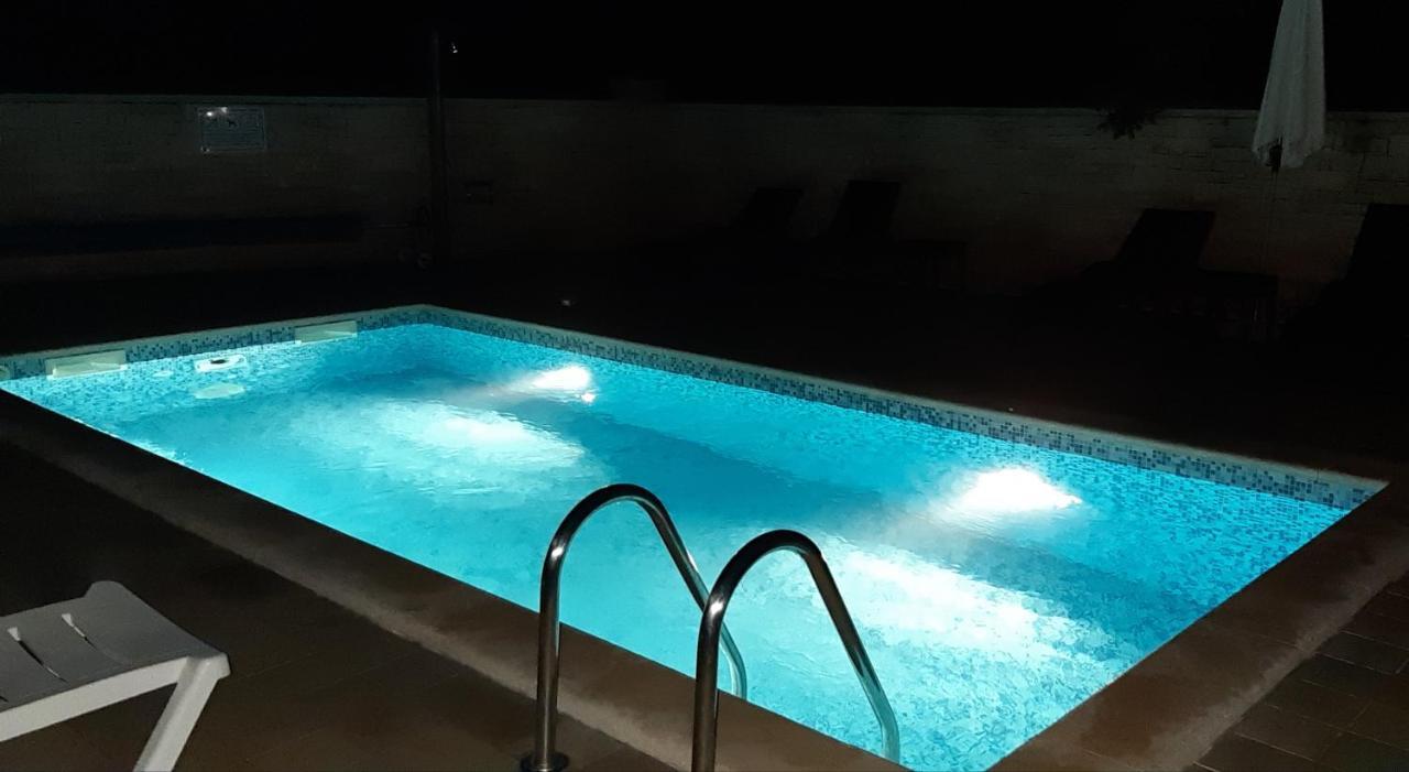 Apartments & Rooms Villa Adamovic ウマグ エクステリア 写真