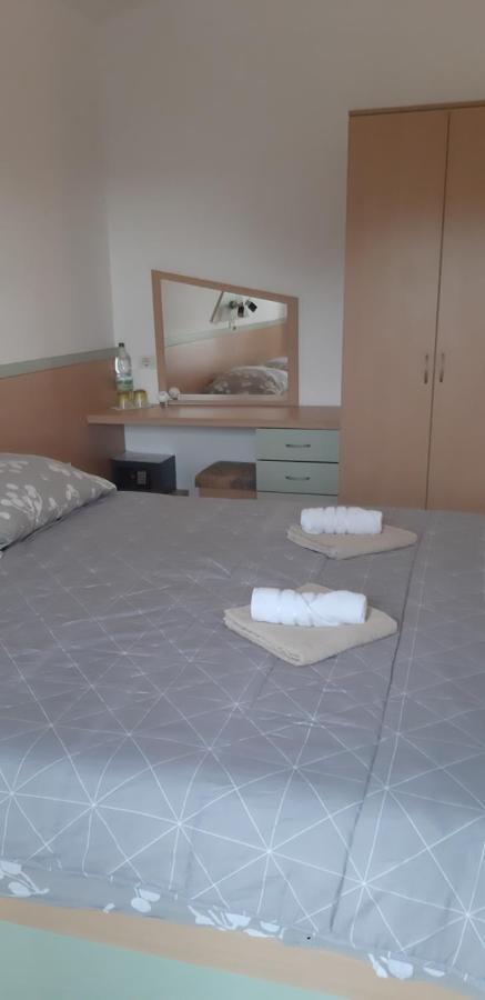 Apartments & Rooms Villa Adamovic ウマグ エクステリア 写真